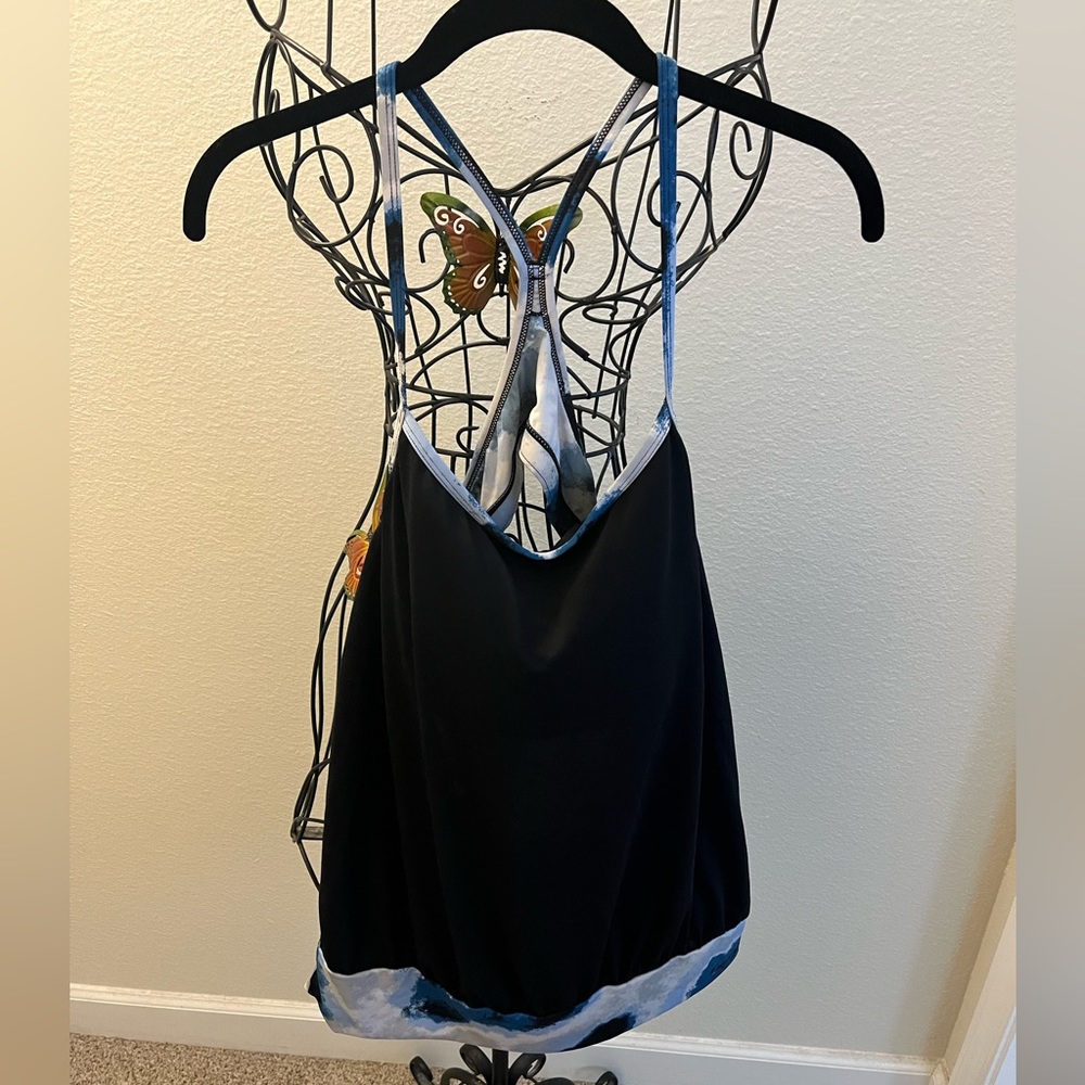 🎉Woman’s Nike open back work out top size XL🎉